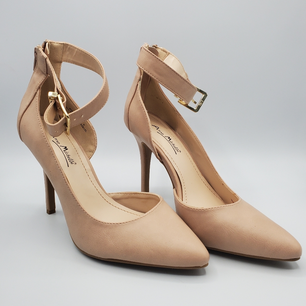 Nude heels nwt